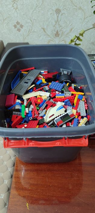Продам ящик лего