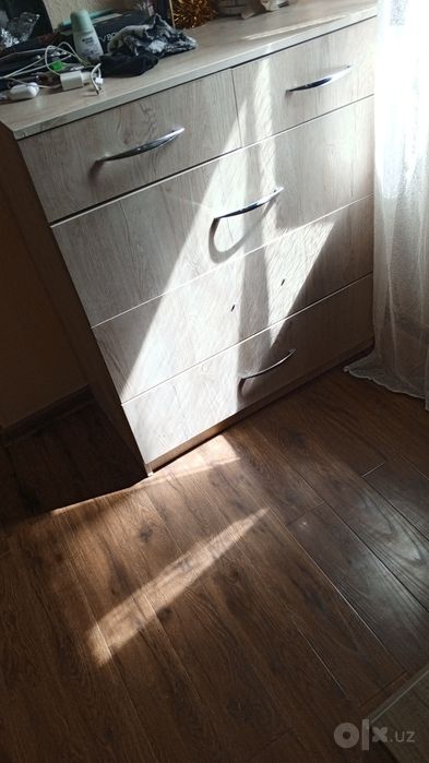 Две кровати, комод, диван, стулья 6 шт продается т