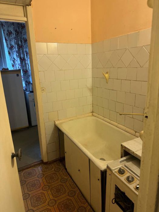 Чиланзар 3. Срочно Продается. 2 х комнатная. ЗЕРКАЛКА !