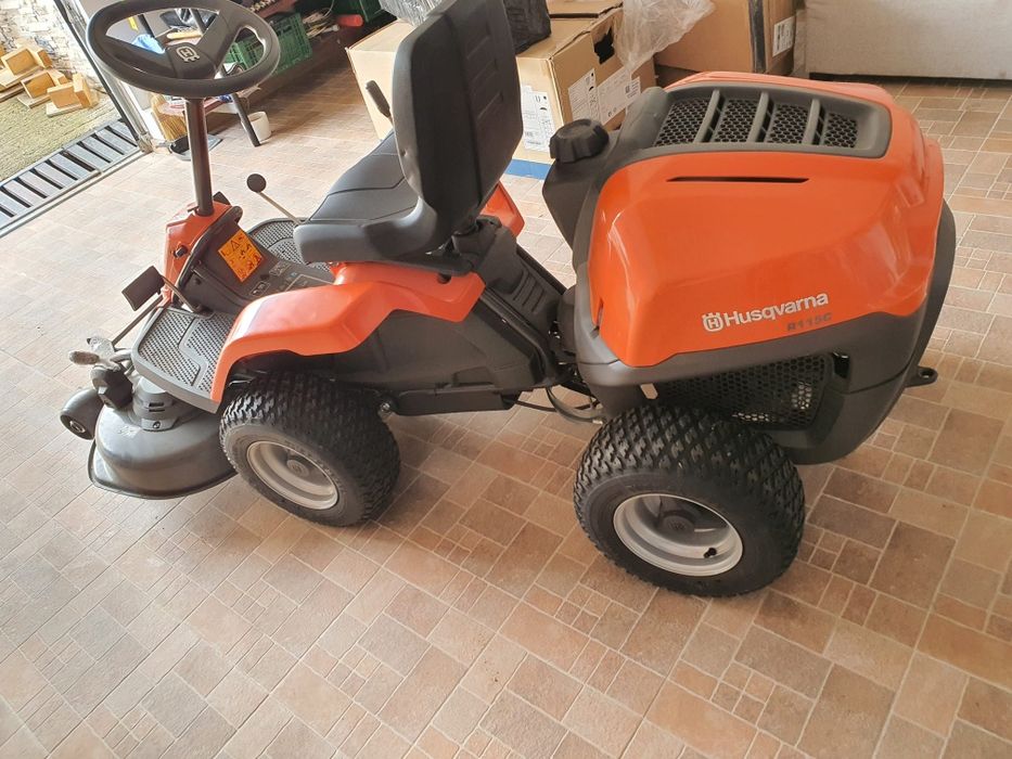 Tractoraș Husqvarna