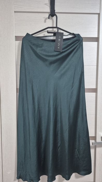 Женская юбка новая 2500 тенге. размер L