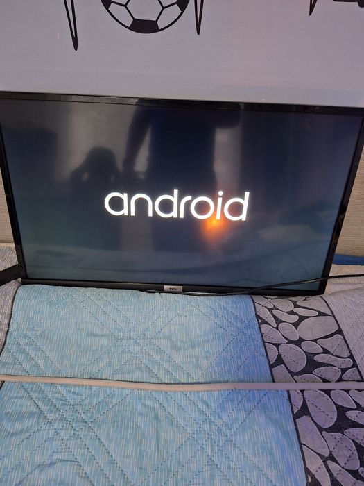Продавам телевизор TCL 32