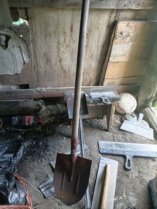 Лопаты  продам .