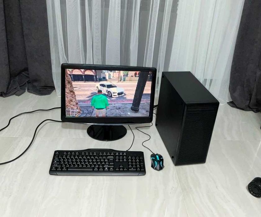 Продам Компьютер ( куча игр, Windows 10 )