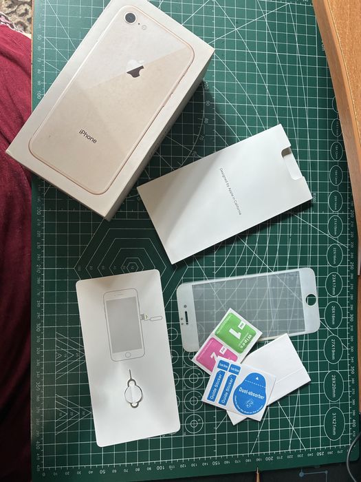 IPhone 8 розовое золото