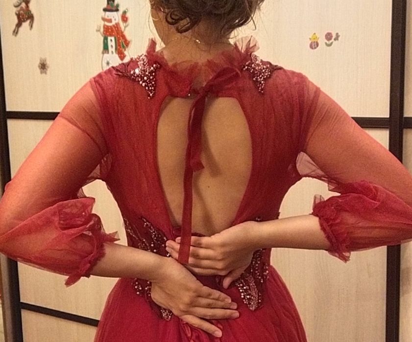 Нарядное вечернее платье