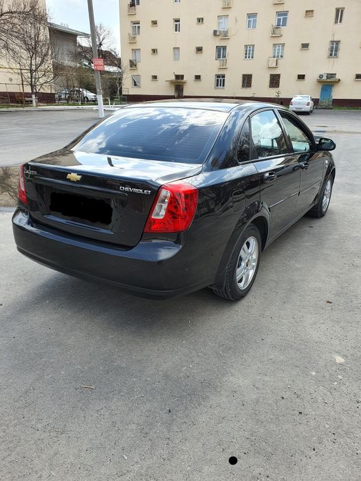 Lasetti 1.8 2012 yurgani xalol 152000 narxi 10500