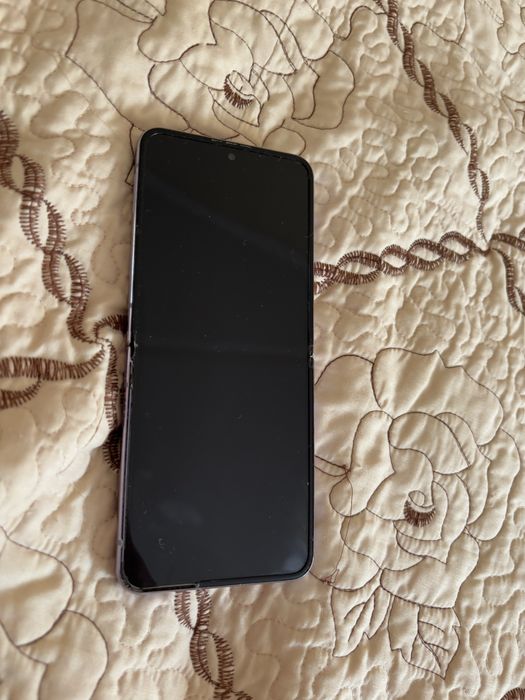 Samsung flip Z4 128