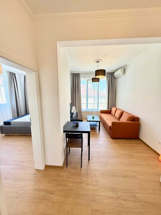 Дава се под наем Тристаен апартамент в София, Център - 75 кв.м за 765 € - Снимка #10