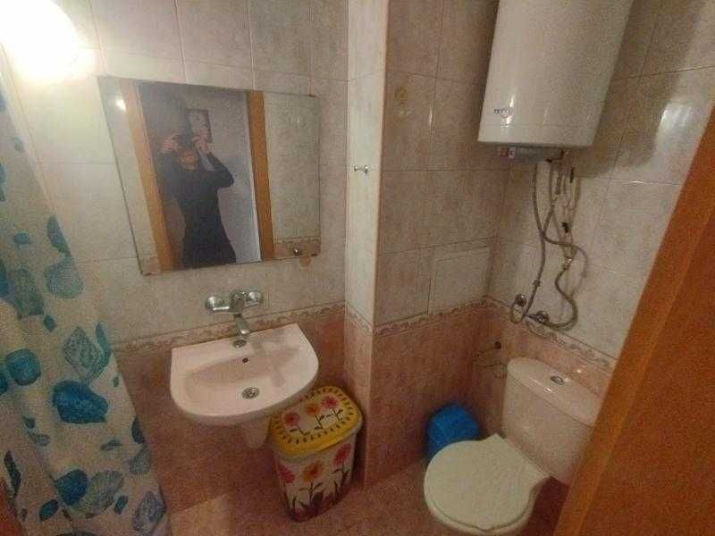 Ключ в агенцията! Двустаен апартамент до Руската гимназия!