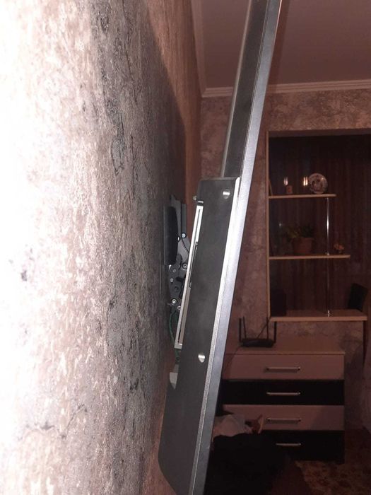 Телевизор KIVI 127см