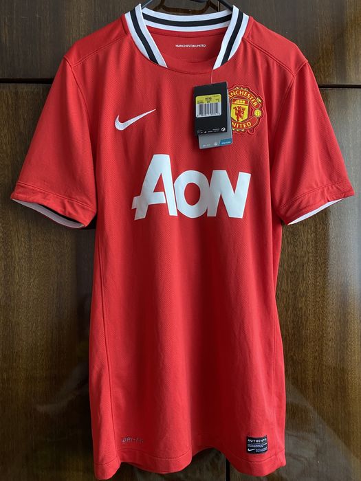 Оригинален домакински екип на Манчестър Юнайтед 2011 - 2012 Чичарито S
