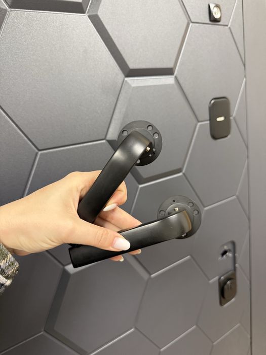 Продам дверь Luxor 2МДФ 3Д (860мм) левая