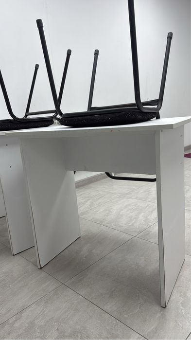 Парта, стулья, шкаф, стол