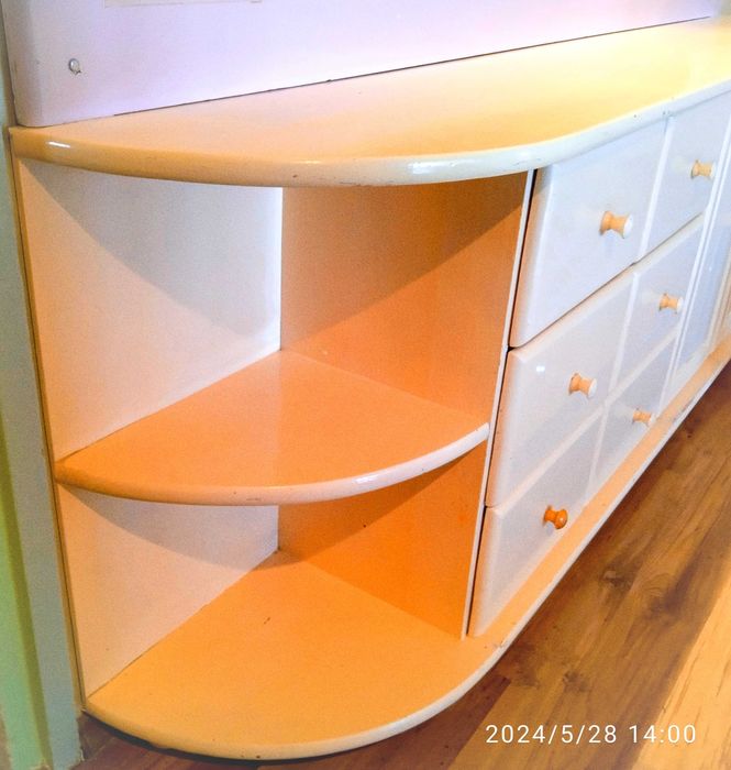 Холен шкаф.Дизайнерски проект.С огромно огледало.Масив.