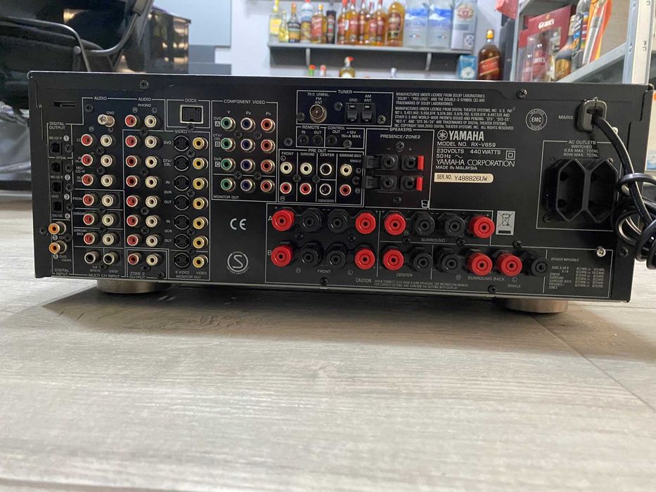Продавам ресивър Yamaha RX-V659