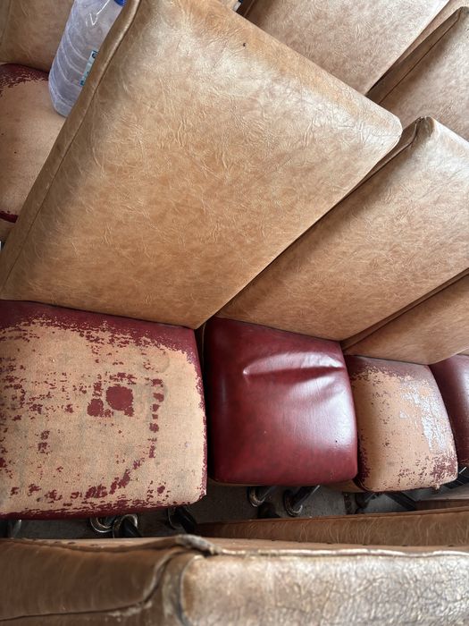 Стол со стулями срочно