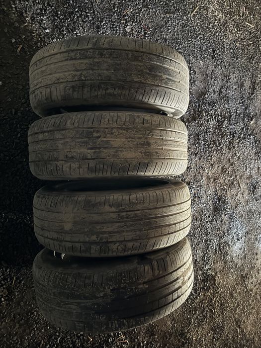 продам резину 215/55/17