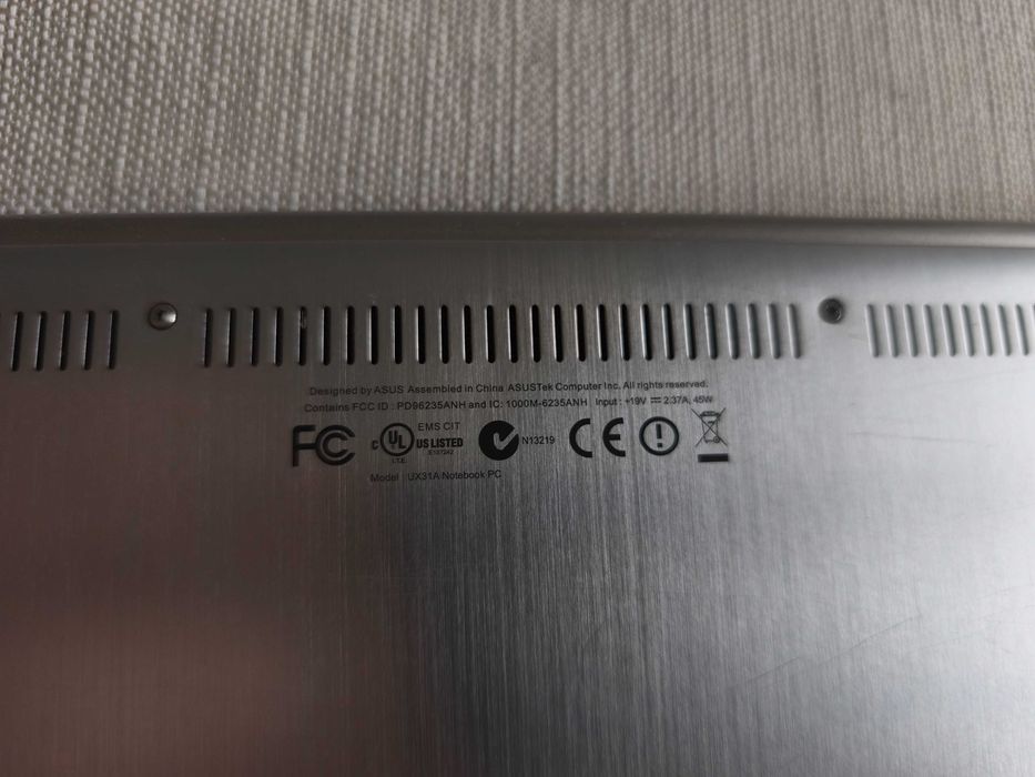 Asus UX31A Notebook на части