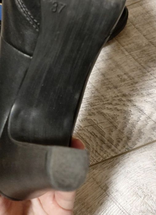 Срочно классическая обувь