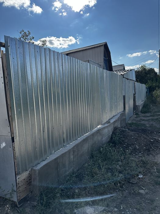 Продам дачу на спутнике около речки!