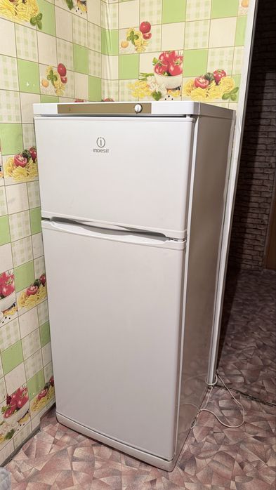 холодильник indesit