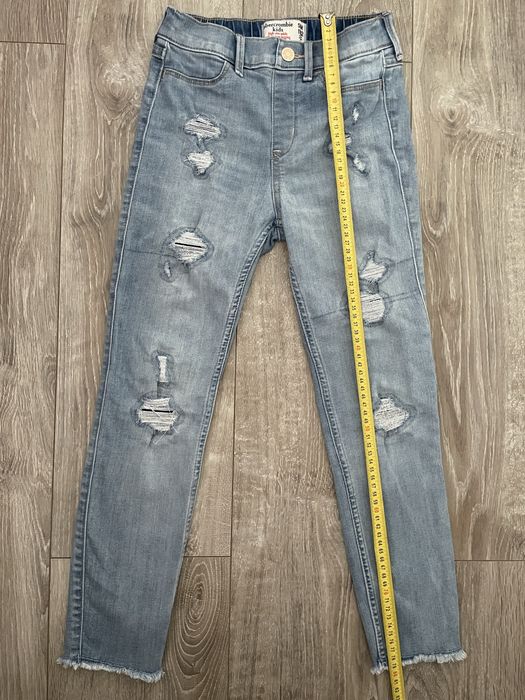 Pantaloni de jeans Abercrobie rupți pt.10-12 ani