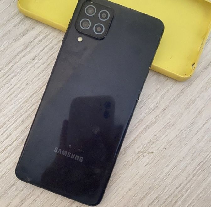 Продам Samsung galaxy.  4штуки.