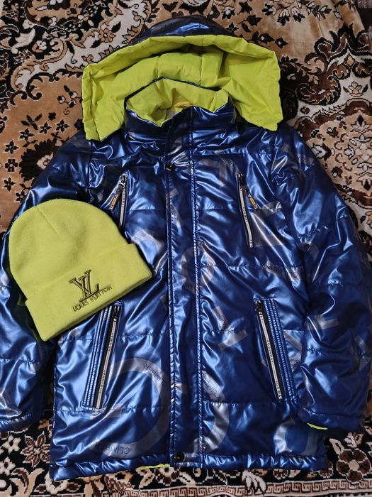 Продам куртку осень р 152 на 9-11 лет