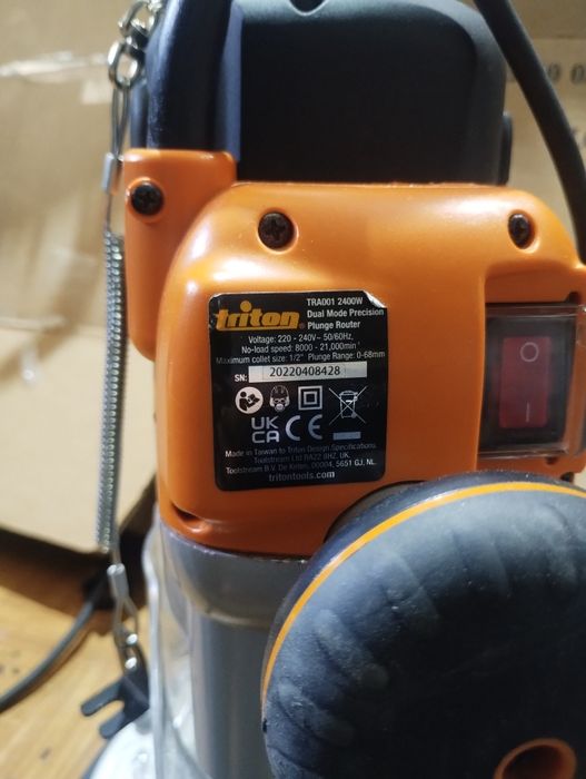 Професионална оберфреза TRITON