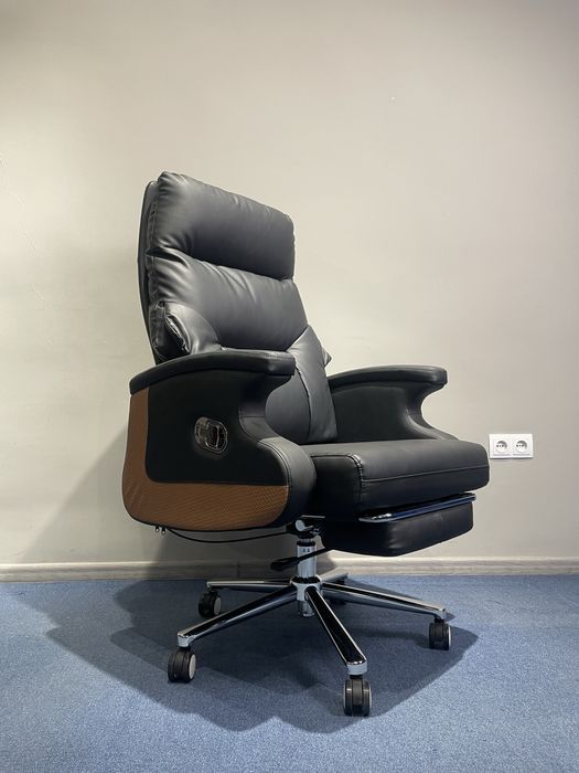 Офисное кресло для руководителя модель B 24