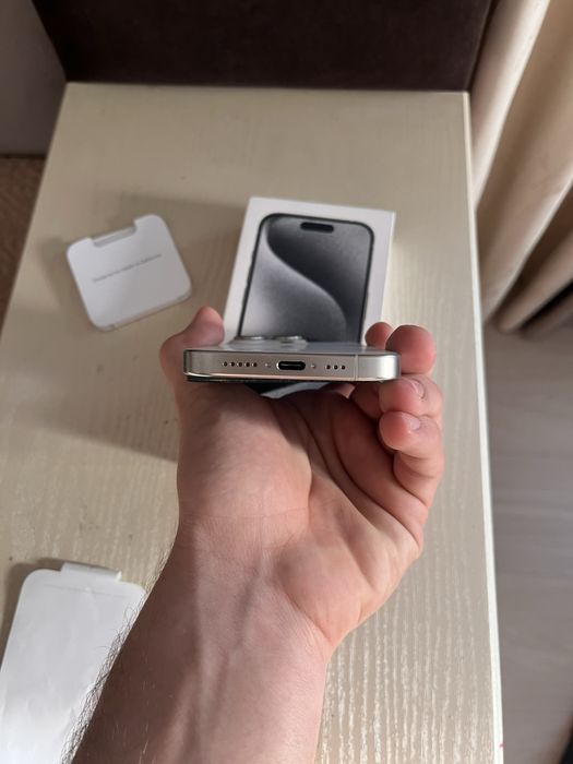 Продам айфон 15 про