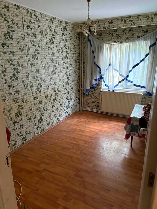 Vand apartament 4 camere Paltinis