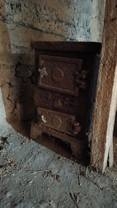 Temir pechka kichkina oʻtinla ketadi ichiga