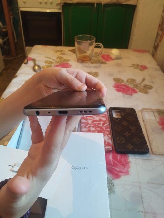 Телефон Oppo A54