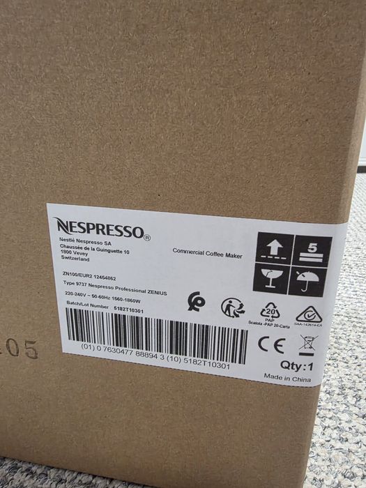 Espressor sigilat nou Nespresso Professional Zenius