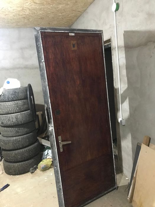 Продам входной дверь