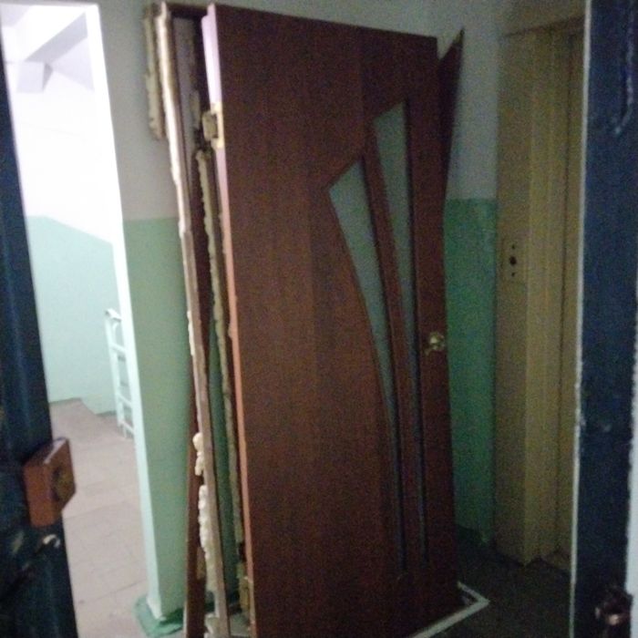 Отдам бесплатно двери 4 шт