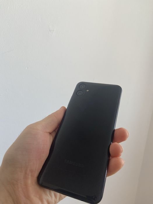 Samsung A04E в идеальном состоянии