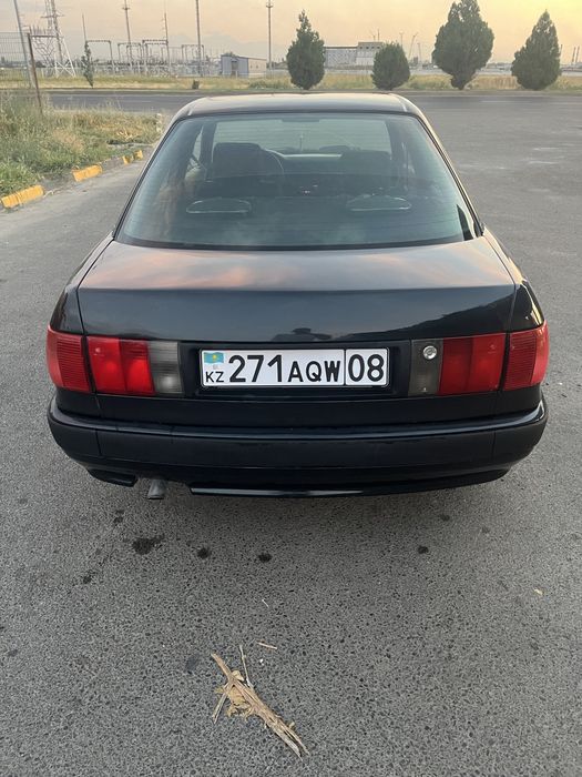 Audi 80 в хорошем состаяний