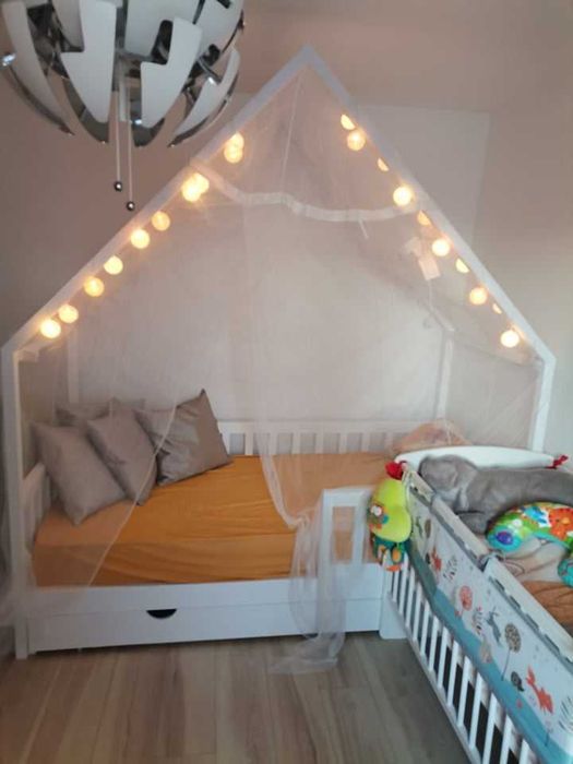 Pat tip căsuța din lemn masiv