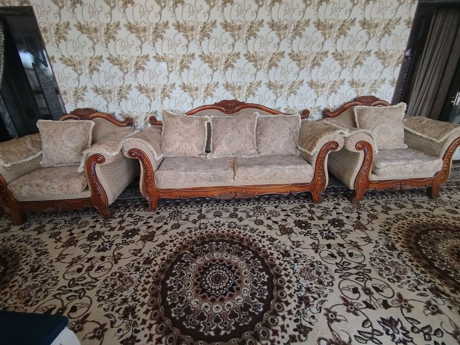 Divan kreslo yongoniki hitotiki