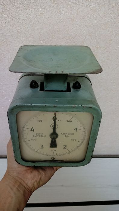 Продам весы 4кг недорого