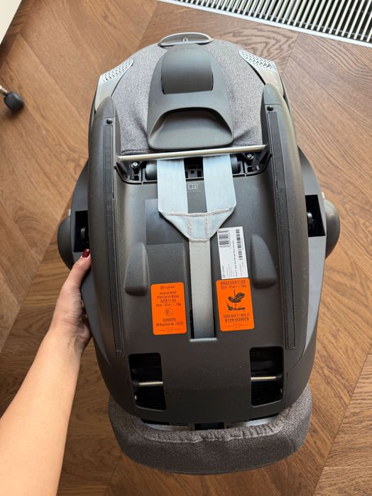 Продам автокресло Cybex