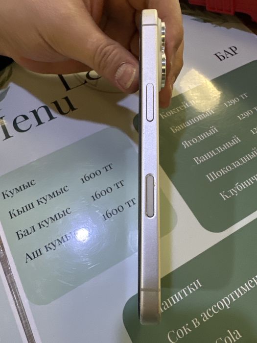 Iphon 16,память 128гб