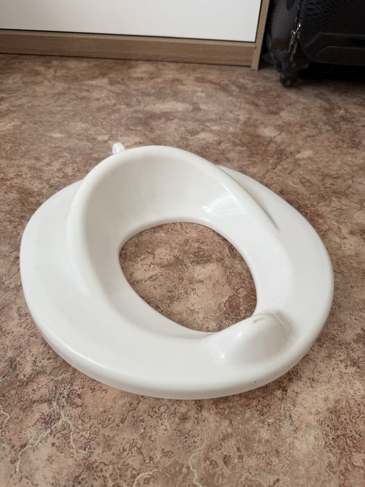 Деское сиденье на унитаз