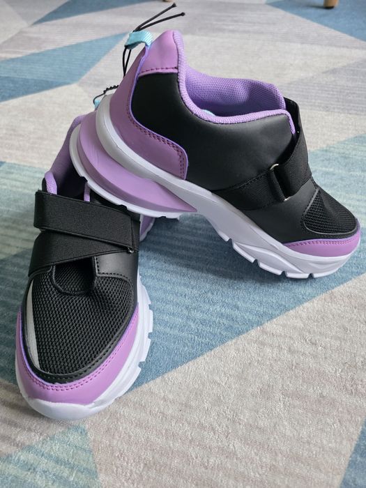 Vand adidasi fete Sinsay marime 36 NOI, cu eticheta