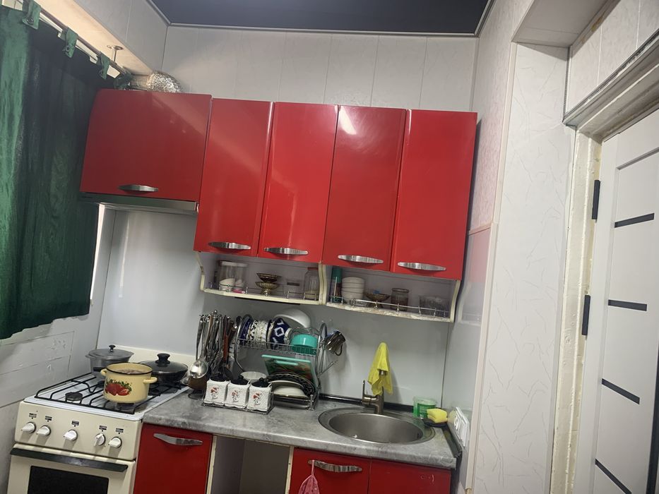 Kvartira sotiladi 2-xonali