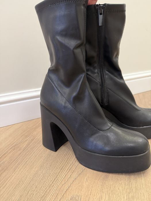 Продам весенние и осенние сапоги состояние отличние