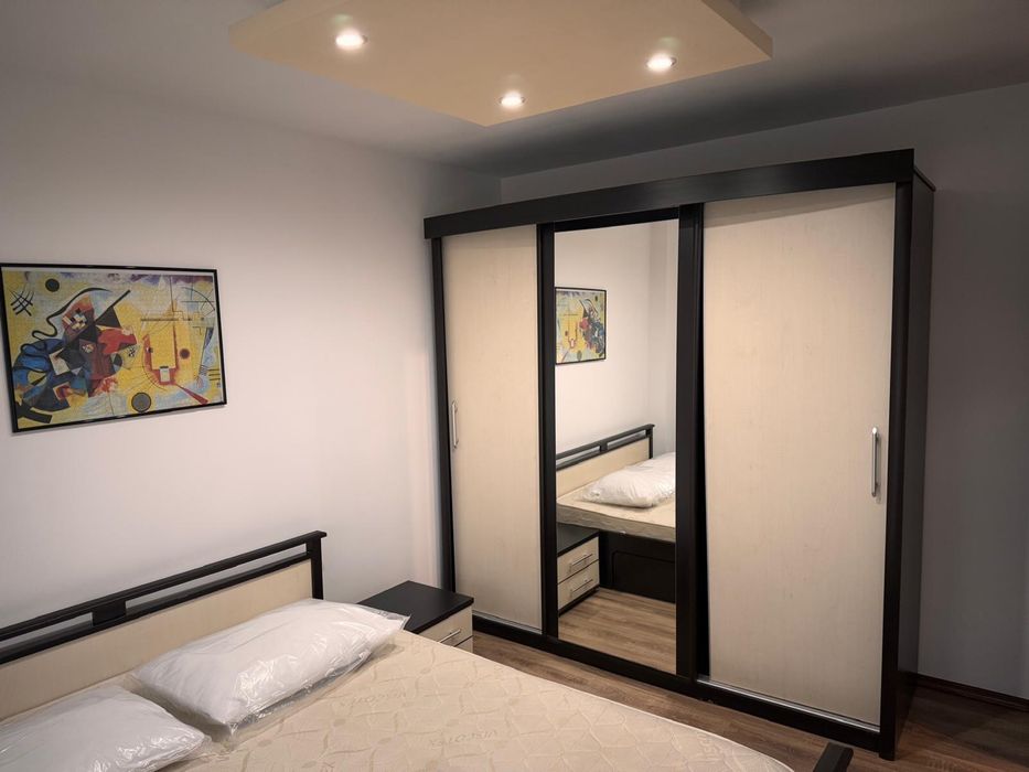 Închiriez apartament 3 camere 450 euro